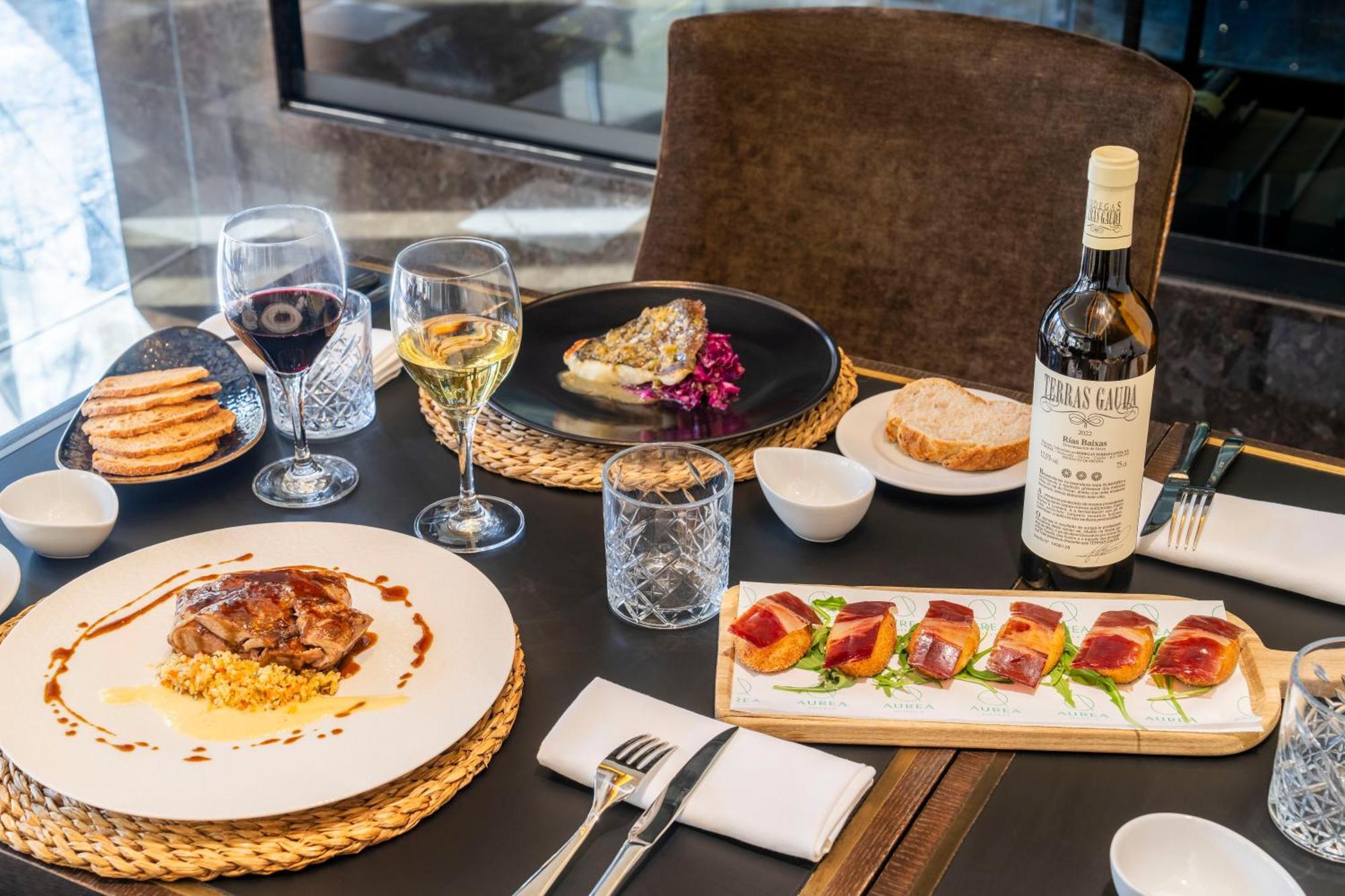 Aurea Washington Irving By Eurostars Hotel Company Granada Ngoại thất bức ảnh A selection of dishes from the restaurant